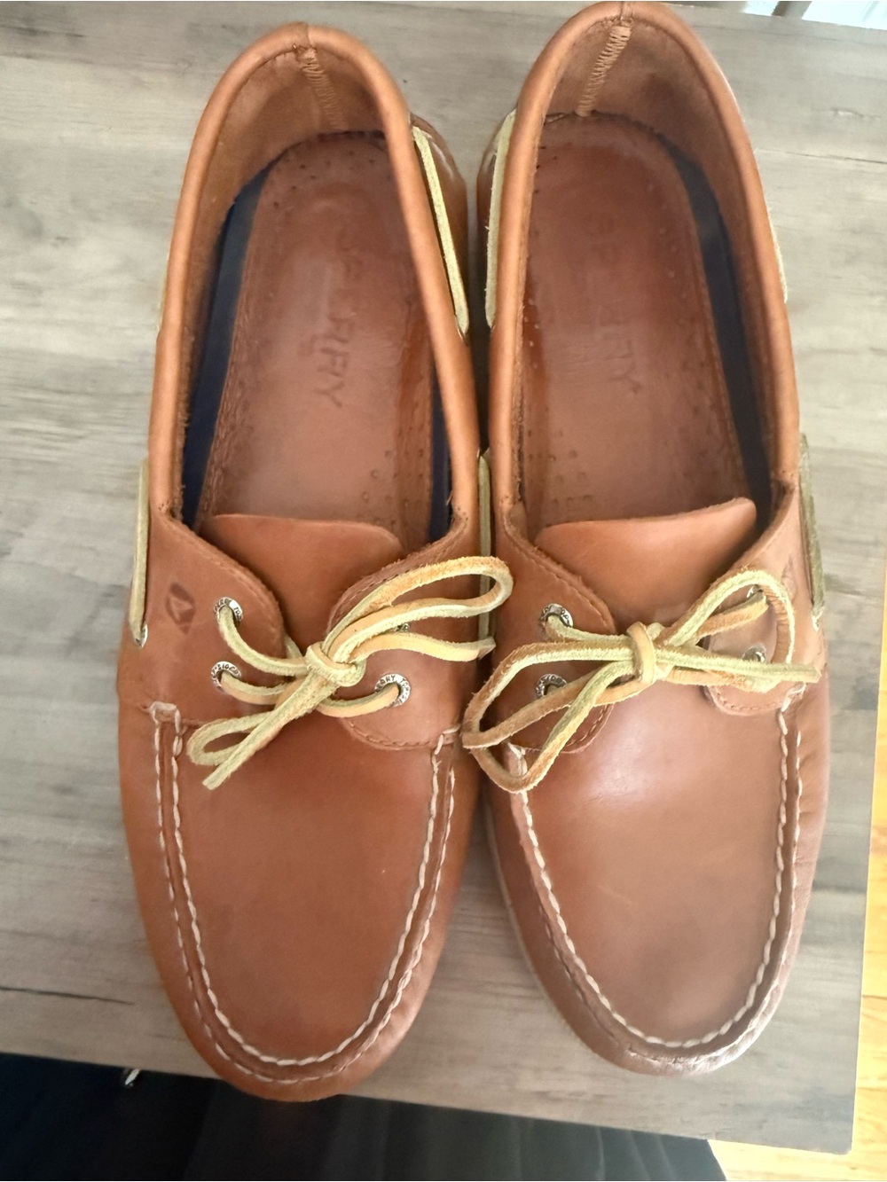 Sperry Men's Tan Leather Boat Shoes with Cream Laces